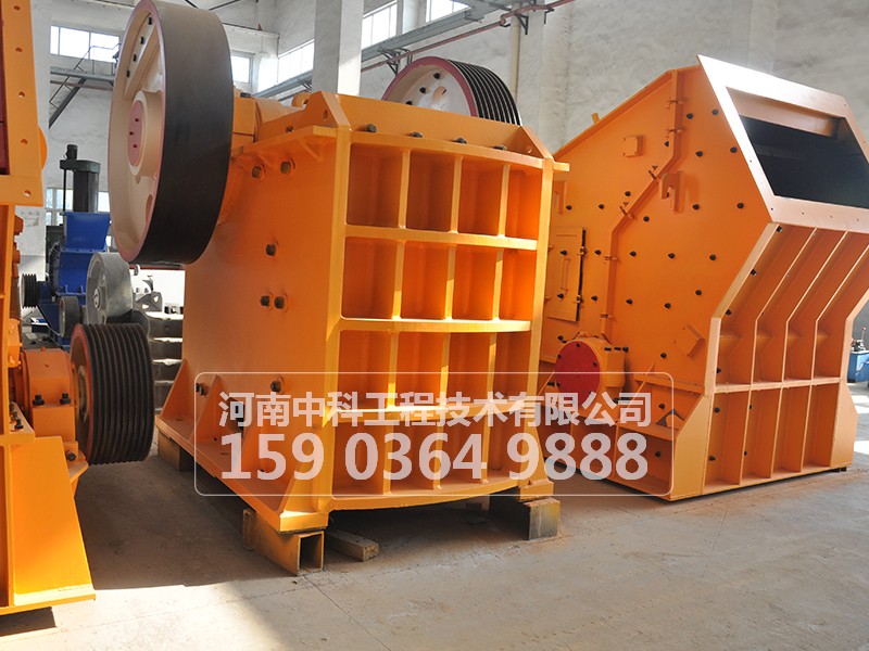 顎式破碎機(jī)操作時(shí)應(yīng)注意哪些事項(xiàng)？