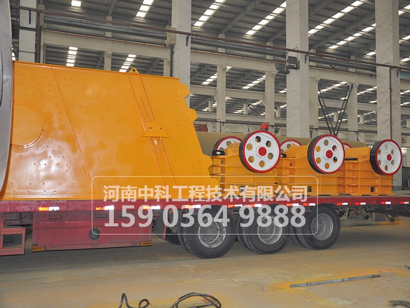 顎式破碎機內(nèi)部構造和操作原則